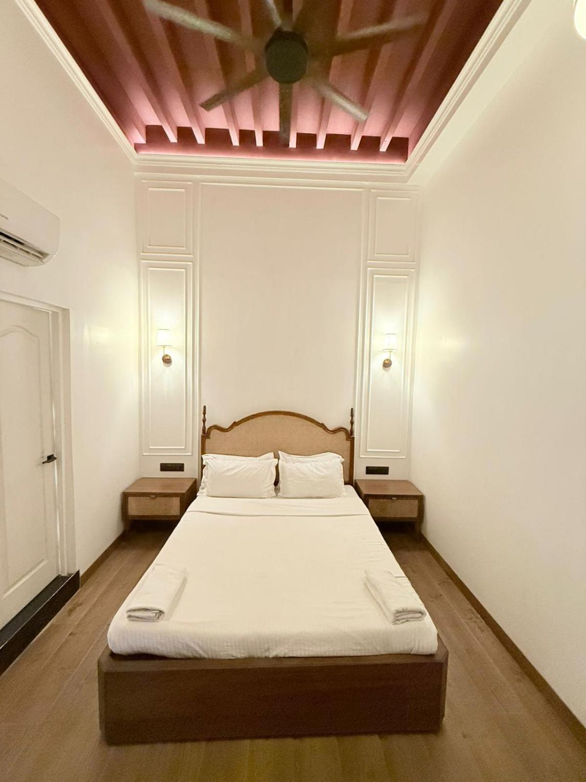 Gulf Hotel Mumbai- The Boutique Hotel Colaba Mumbai Exterior photo