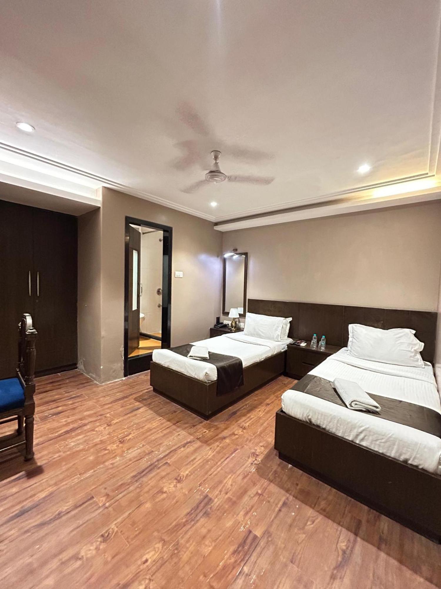 Gulf Hotel Mumbai- The Boutique Hotel Colaba Mumbai Exterior photo