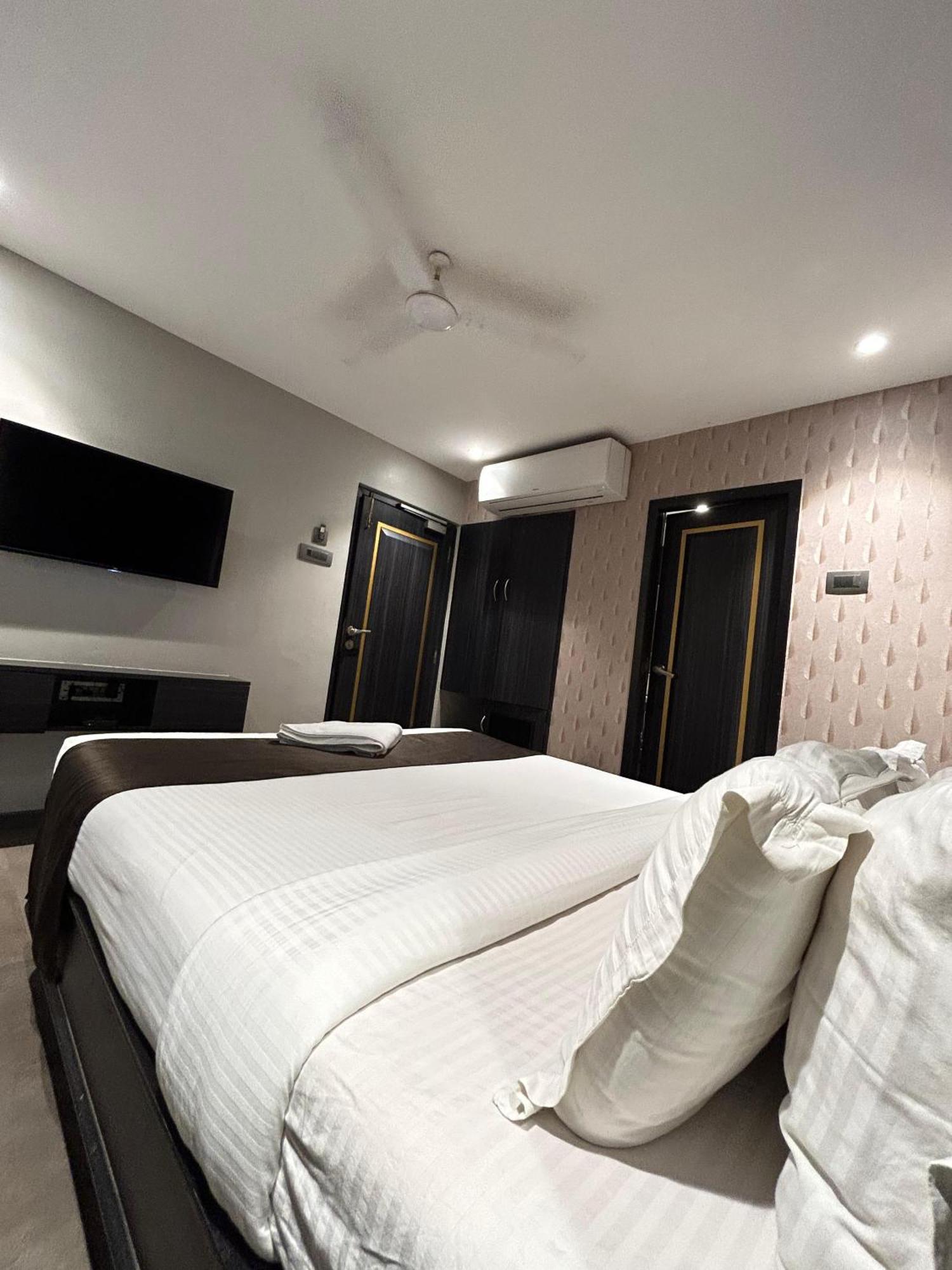 Gulf Hotel Mumbai- The Boutique Hotel Colaba Mumbai Exterior photo