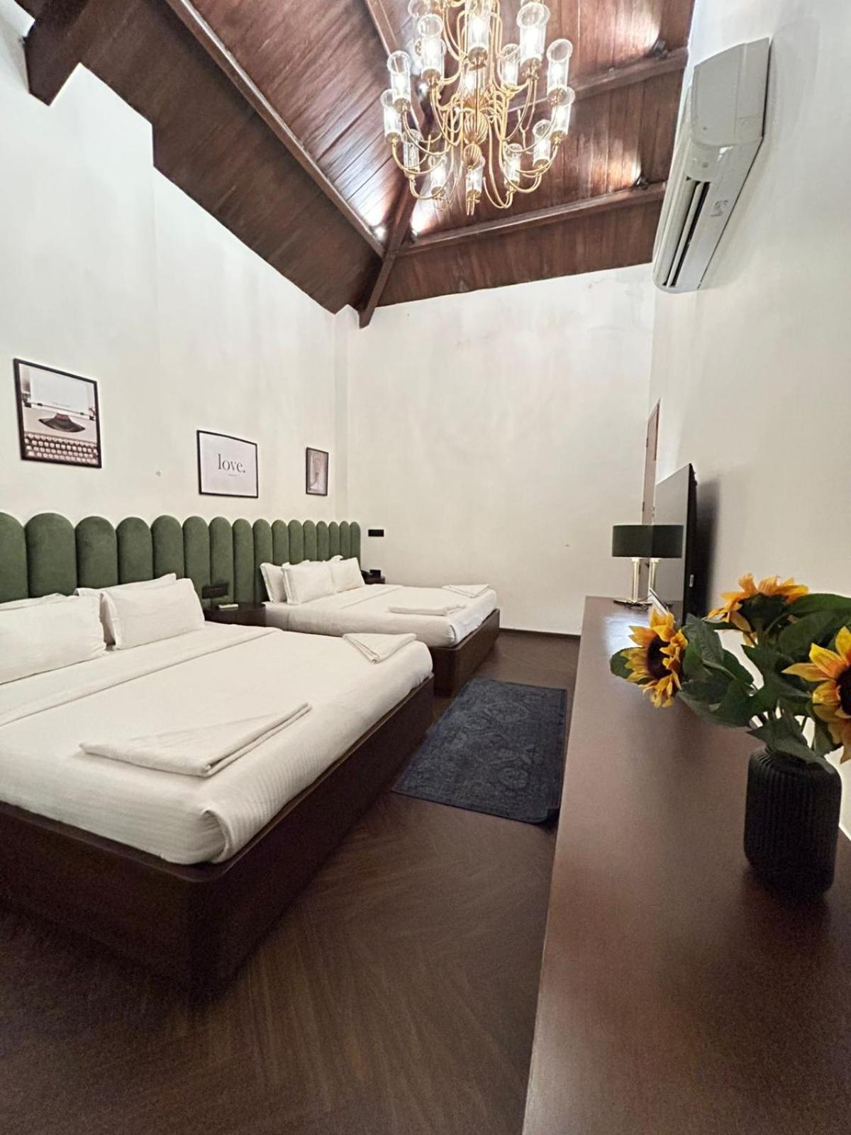 Gulf Hotel Mumbai- The Boutique Hotel Colaba Mumbai Exterior photo