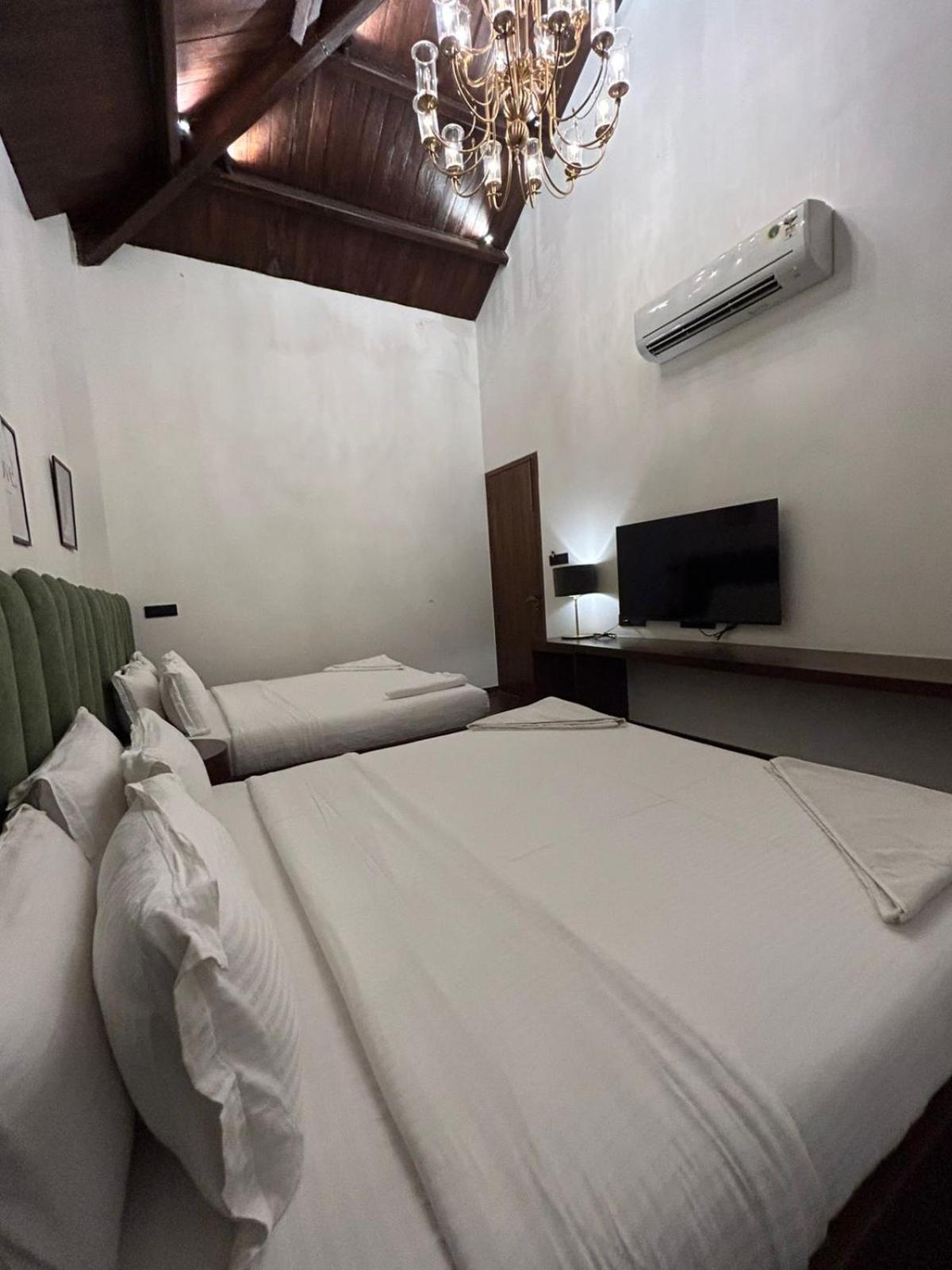 Gulf Hotel Mumbai- The Boutique Hotel Colaba Mumbai Exterior photo