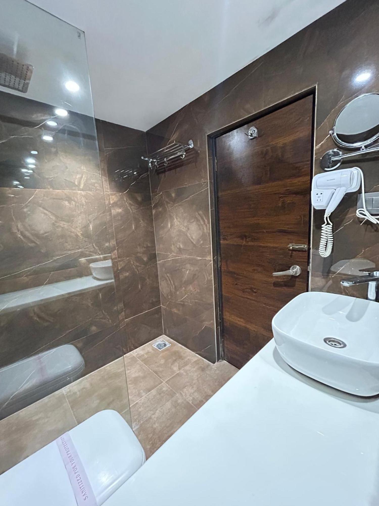 Gulf Hotel Mumbai- The Boutique Hotel Colaba Mumbai Exterior photo