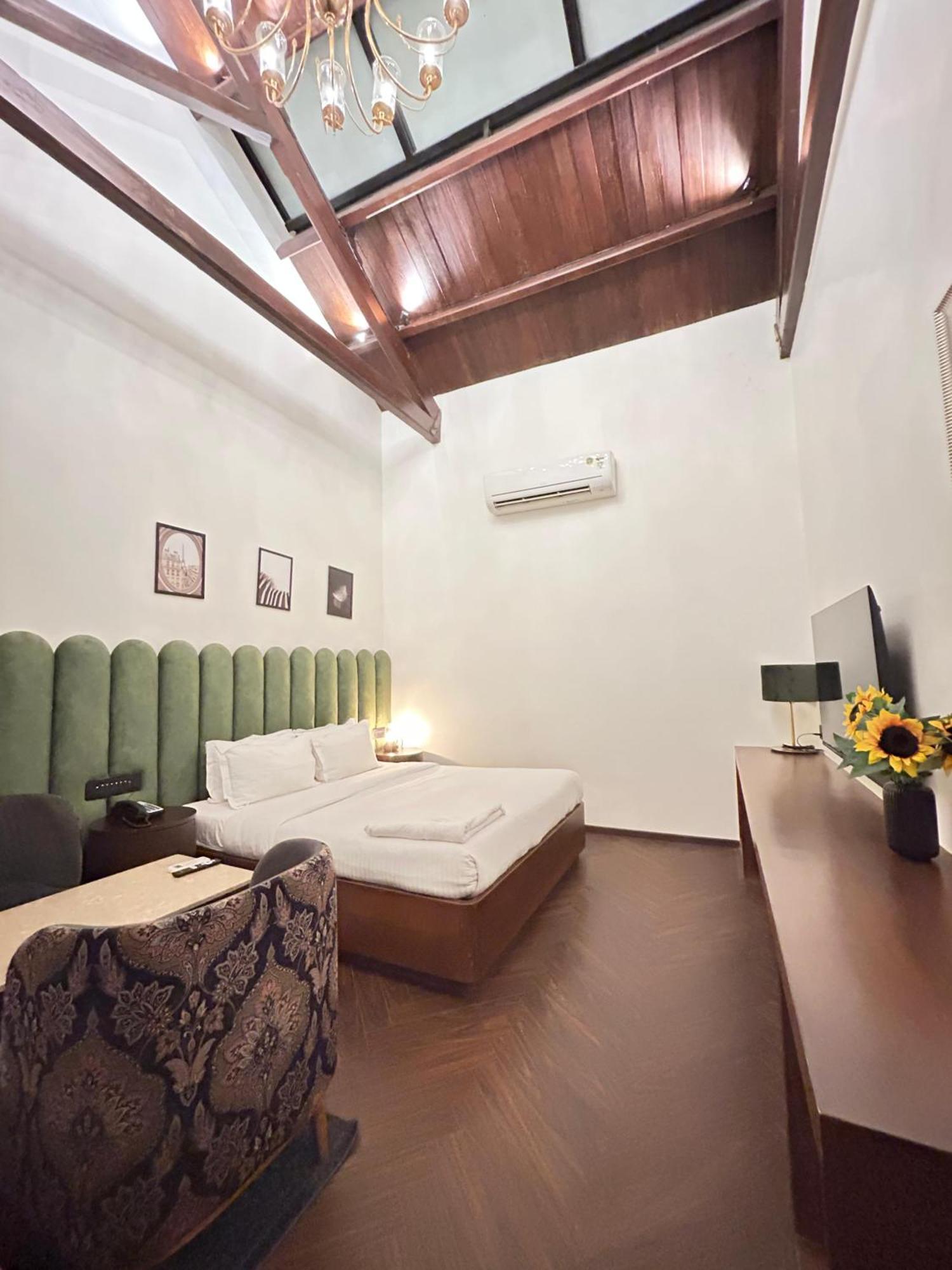 Gulf Hotel Mumbai- The Boutique Hotel Colaba Mumbai Exterior photo