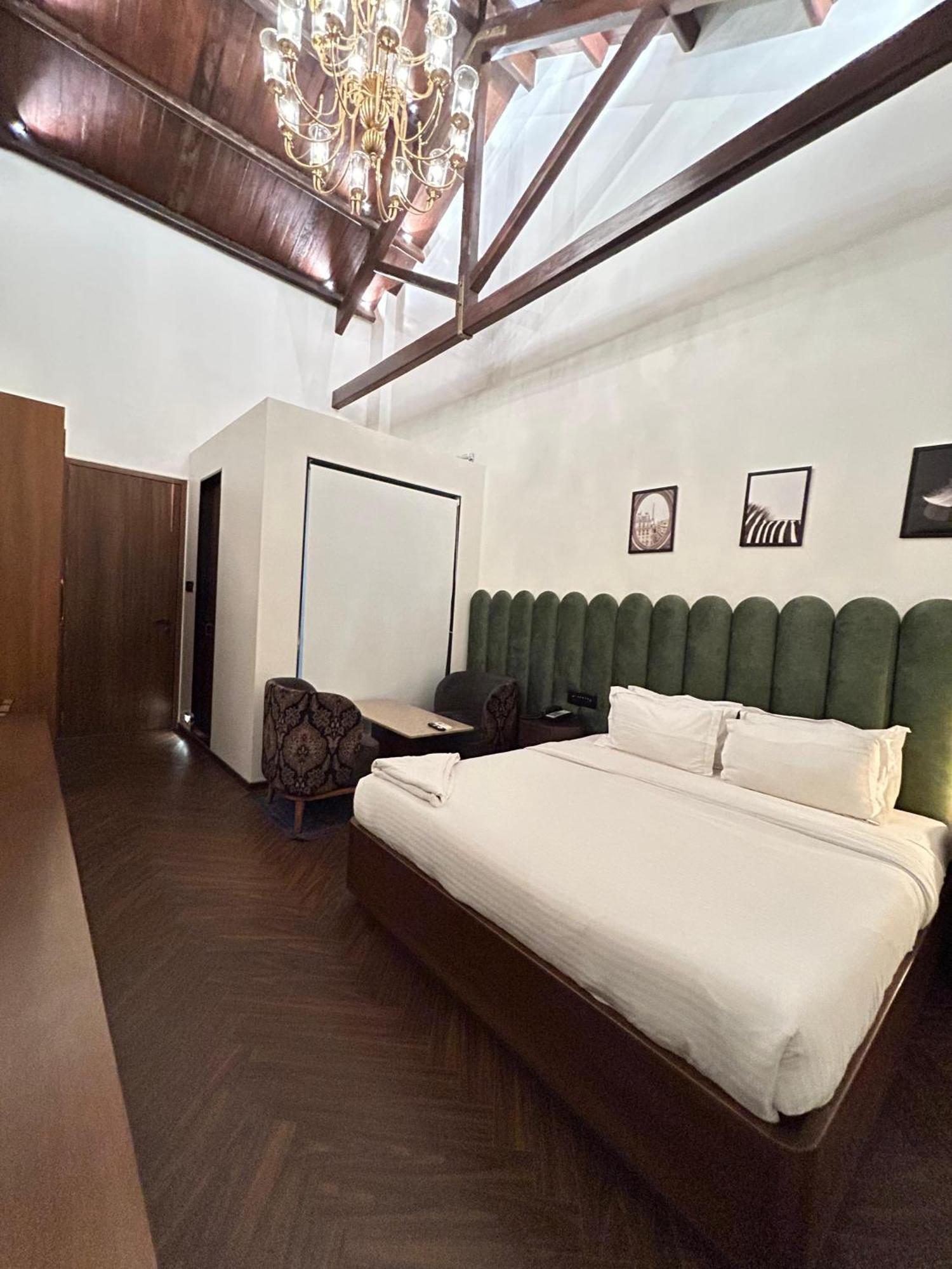 Gulf Hotel Mumbai- The Boutique Hotel Colaba Mumbai Exterior photo